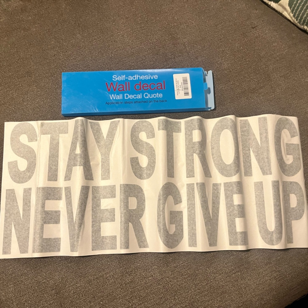 New! “Stay Strong Never Give Up” Self Adhesive Wall-Decal Motivational Quote - Picture 1 of 5